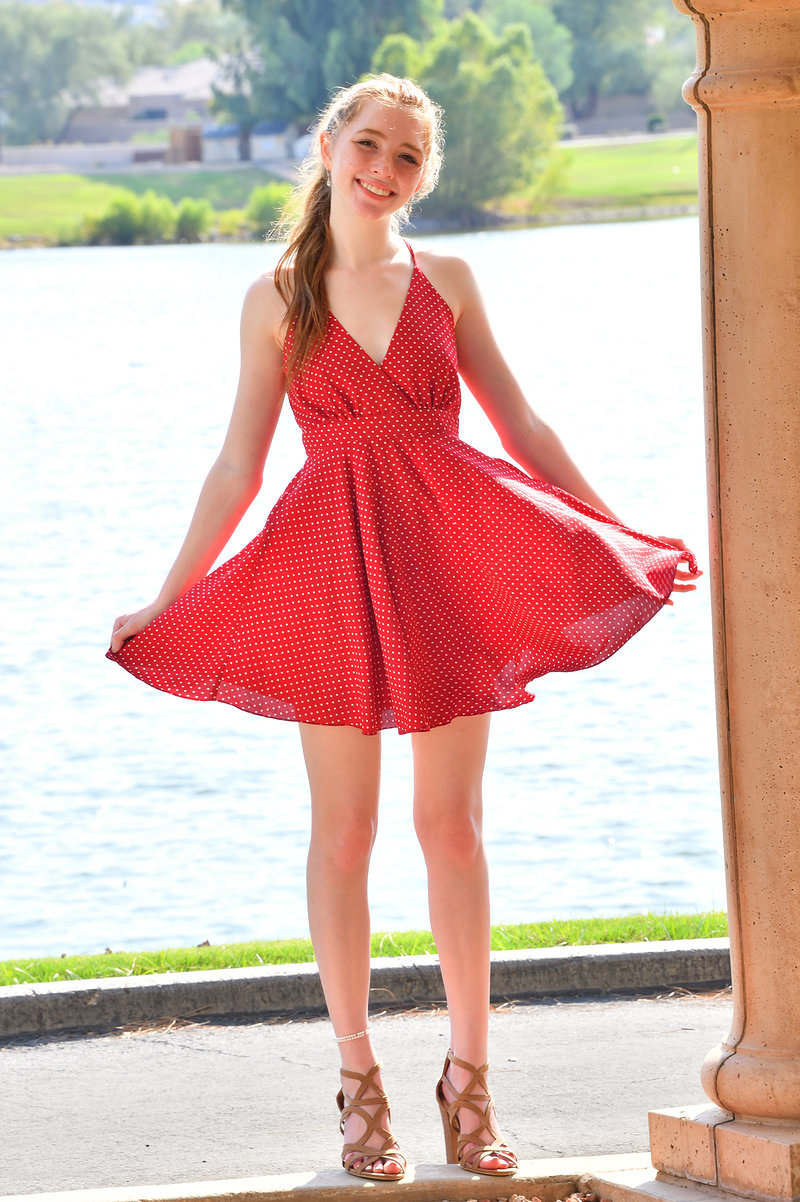 Лариса, 19 лет, 4 размер груди